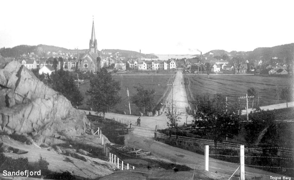 Dronningens gate mot syd