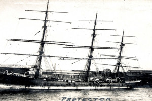 1915 Fullrigger PROTECTOR